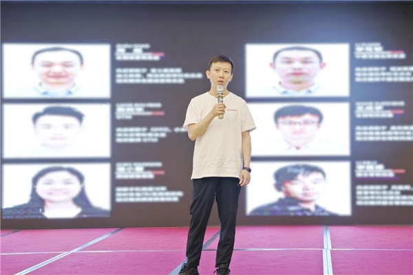 迎锋向上 共铸辉煌 酷派全国终端营销网建设成功启动(图2)